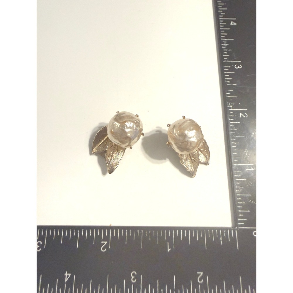 Vintage Gold Tone‎ Baroque Faux Pearl Leaf Clip On Earrings Botanical Cluster